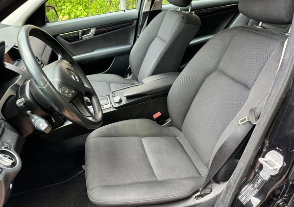 Mercedes-Benz Klasa C cena 33500 przebieg: 227300, rok produkcji 2010 z Warszawa małe 67